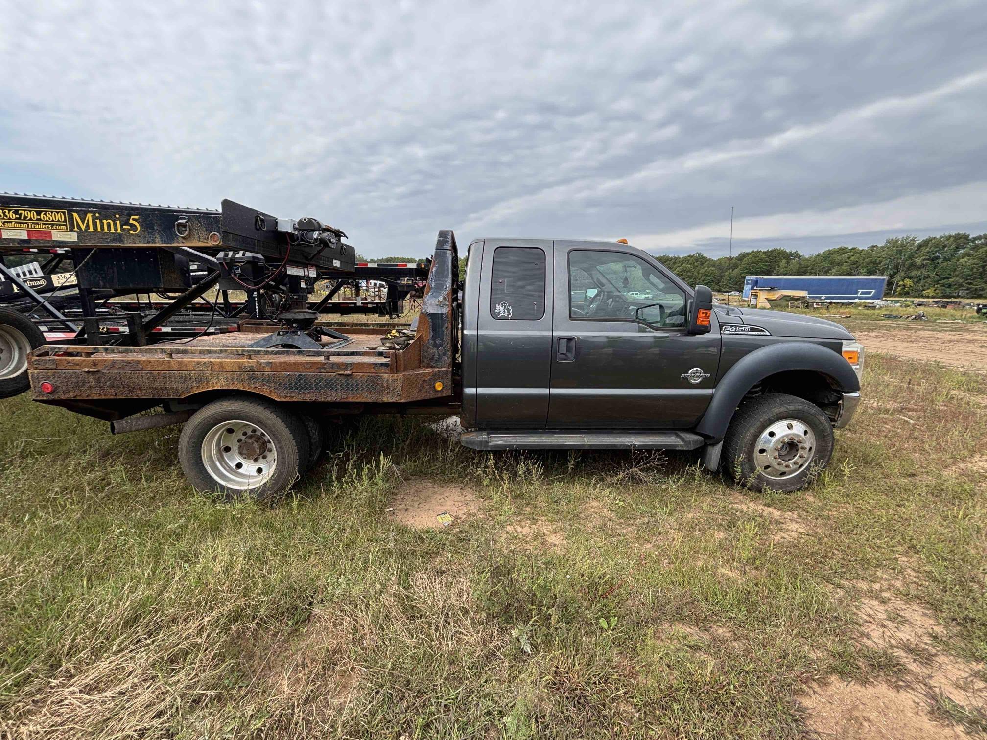 2015 FORD F450 - Image 6